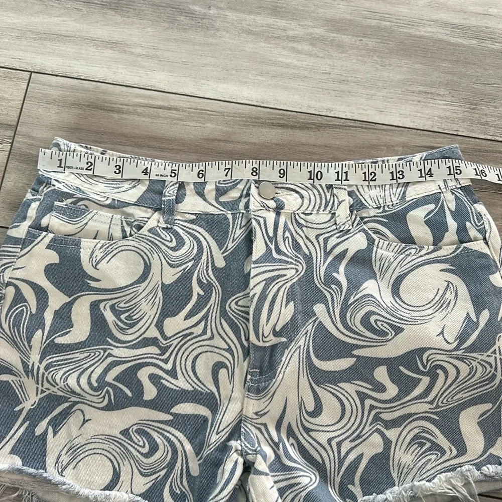 Cider blue swirl print jean shorts size Large